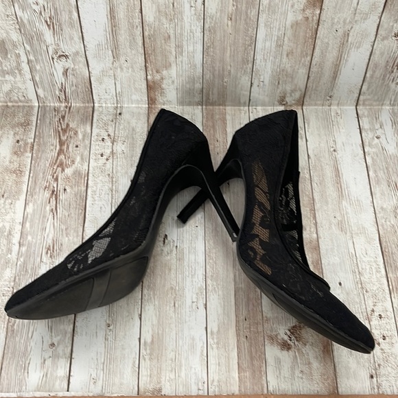 Lace Heels - Picture 5 of 7